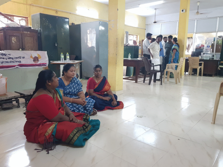 மதுரைமாவட்ட ஆட்சியர் தலையிட கோரிக்கை.! கவுன்சிலர்களால் பேரூராட்சி பணிகள் பாதிக்கப்படுவதாக அதிகாரிகள் புலம்பல்.. பெரும்பான்மை இழக்கும் திமுக :