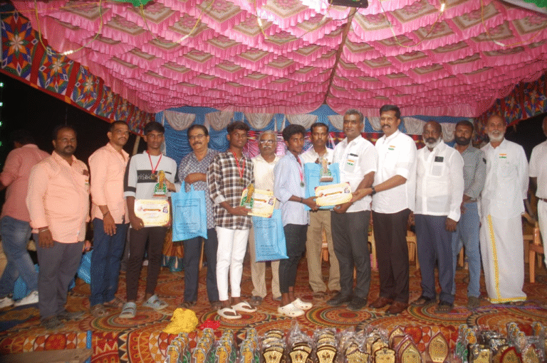 அலங்காநல்லூர் அருகே பெரிய ஊர் சேரியில் பாரத ரத்னா டாக்டர் அப்துல் கலாம்  பிறந்தநாள் விழா..