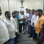 மதுரை செய்தியாளர்களுக்கு அடையாள அட்டை: மாவட்ட ஆட்சியர் பிரவீன் குமார் வழங்கினார்: