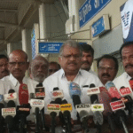 சென்னையில் இருந்து விமானம் மூலம் மதுரை வந்த தமிழ் மாநில காங்கிரஸ் தலைவர் ஜி.கே .வாசன் மதுரை விமான நிலையத்தில் செய்தியாளர் சந்திப்பு :