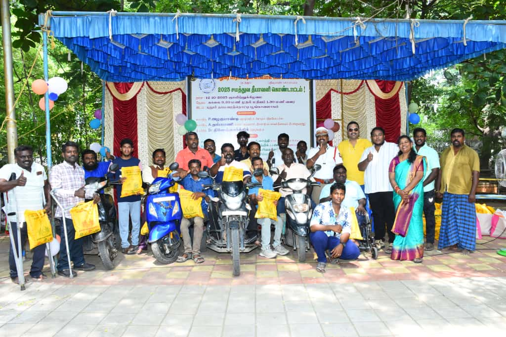 மாற்றுத்திறனாளிகள் உடன் இணைந்து தீபாவளி கொண்டாட்டம்..