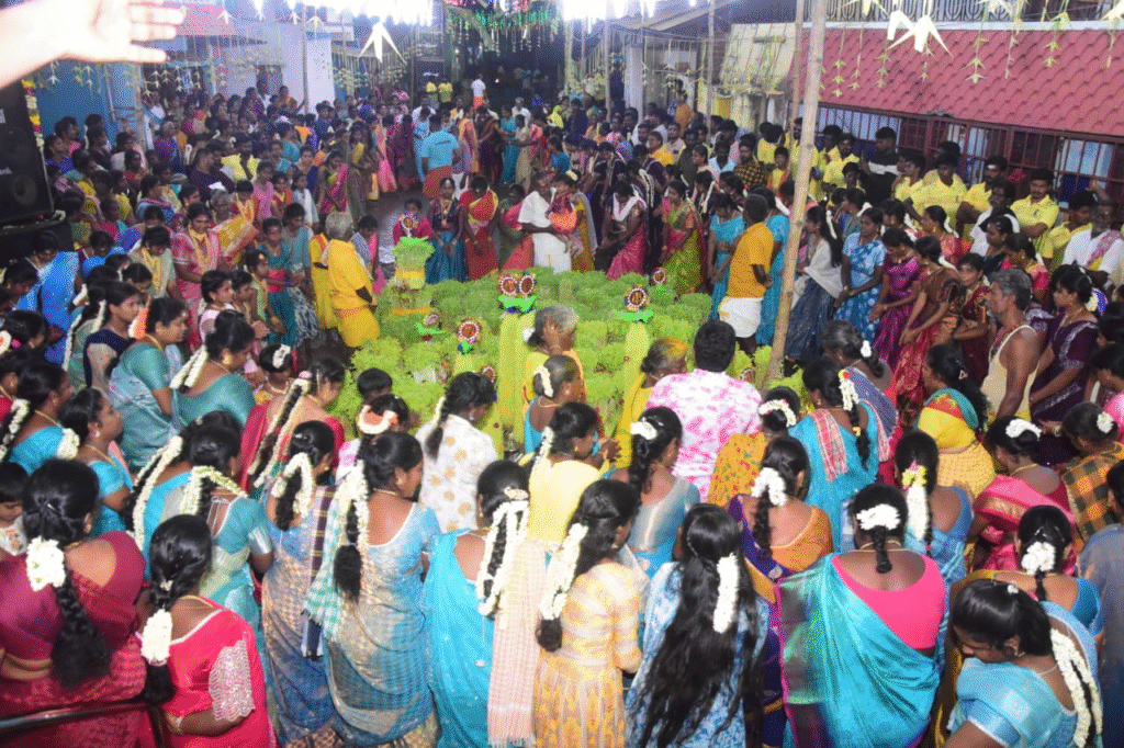 சோழவந்தான் அருகே மேலக்கால் காளியம்மன் கோவில் திருவிழாவில் முளைப்பாரி எடுத்து பெண்கள் நேர்த்திக்கடன்..