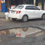 சோழவந்தான் அரசு பெண்கள் மேல்நிலைப் பள்ளி அருகில் மழையால் சேதமடைந்த சாலை - உயிர் சேதம் ஏற்படும் முன் நடவடிக்கை எடுக்க கோரிக்கை...