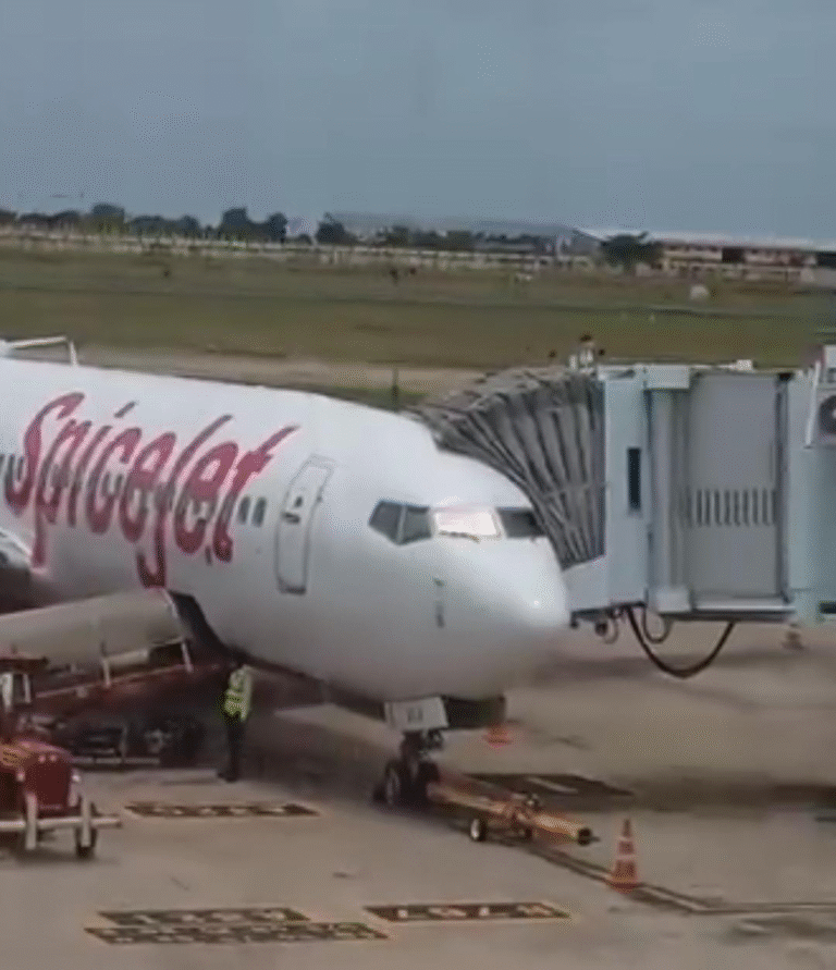 மதுரையில் விமானம் ரத்து: