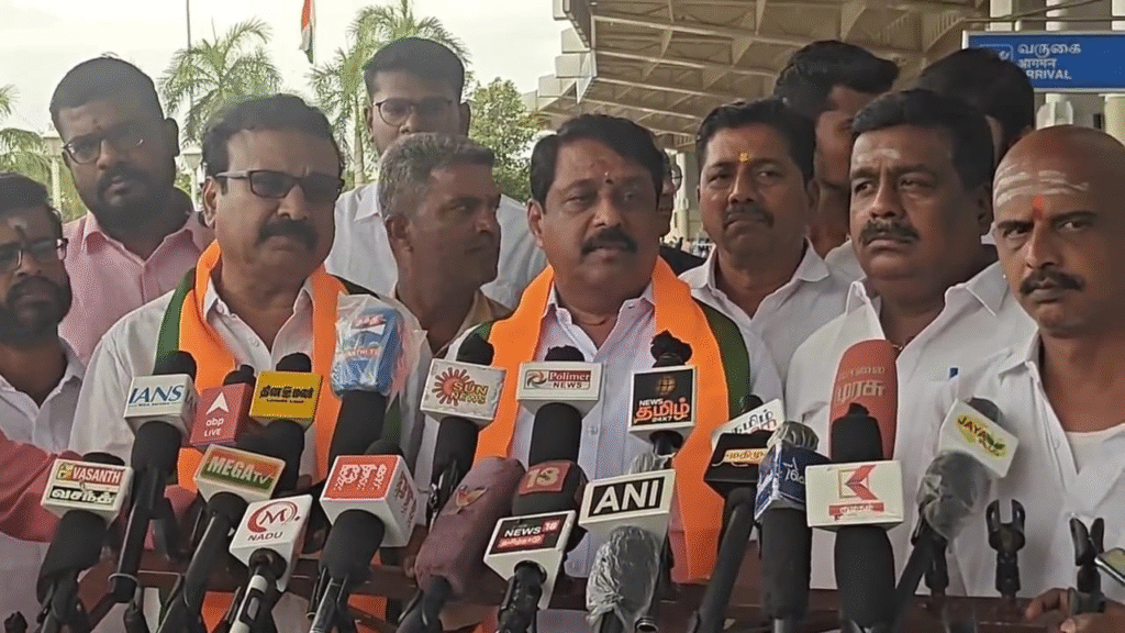 தான் ஒரு தாழ்த்தப்பட்ட சமூகம் என்பதால், செம்பரம்பாக்கம் ஏறி திறப்பு விழாவிற்கு எங்களை அழைக்கவில்லை என்று செல்வப் பெருந்தகை சொல்லி இருக்கிறார். சமூக நீதி பற்றி பேசுபவர்கள் கூட்டணிக்குள்ளேயே சமூக நீதி இல்லை என்றால் தமிழ்நாட்டில் எப்படி சமூக நீதி தர முடியும். - நைனார் நாகேந்திரன் பேட்டி: