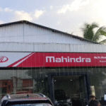 பழனியில் மகேந்திரா நிறுவனத்தில் வாங்கிய சரக்கு வாகனத்தில் போதிய மைலேஜ் தராத்தால் வாகனத்தின் உரிமையாளர் ஷோருமை முற்றுகையிட்டு வாக்குவாத்ததில் ஈடுபட்டதால் பரபரப்பு ஏற்பட்டது.