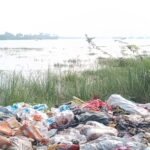 அடையாளம் தெரியாத சமூக விரோதிகளால் கொட்டப்படும் குப்பை கழிவுகள் மூலம் ஆபத்தான நிலைக்கு சென்று கொண்டிருக்கும் சுமார் 300 ஏக்கர் பரப்பளவு கொண்ட அமரன் பேடு ஏரி...