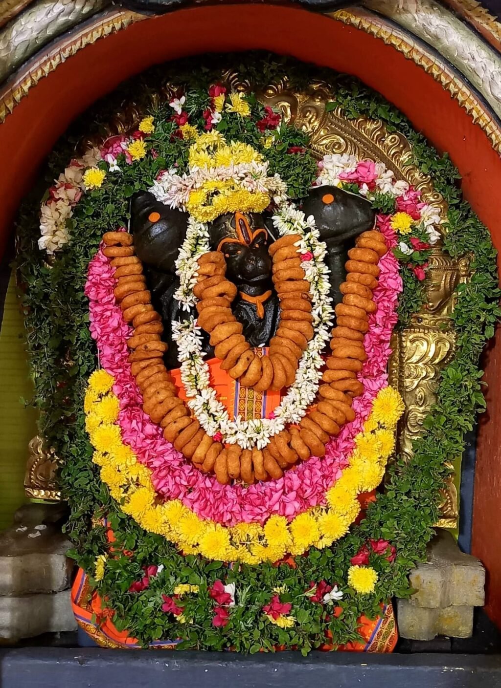 அமாவாசை, கோயில்களில் அனுமன் வழிபாடு: