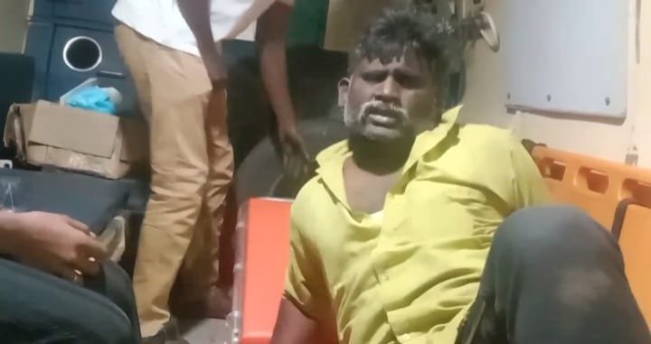 வாடிப்பட்டி அருகே தனிச்சியம் கிராமத்தில் நெல் கொள்முதல் நிலையத்தில் நடைபெற்ற முறைகேட்டை தட்டி கேட்ட காங்கிரஸ் மாவட்ட தலைவர் மீது திமுக இளைஞரணி நிர்வாகி கொண்ட கும்பல் கொலை வெறி தாக்குதல்: