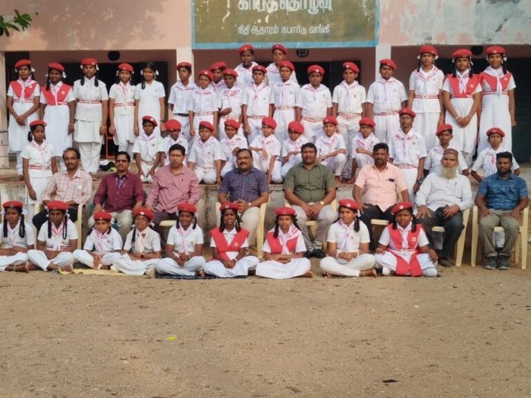 காரத்தொழுவு அரசு மேல்நிலைப்பள்ளியில் ஜே.ஆர்.சி தொடக்கவிழா நடைபெற்றது.