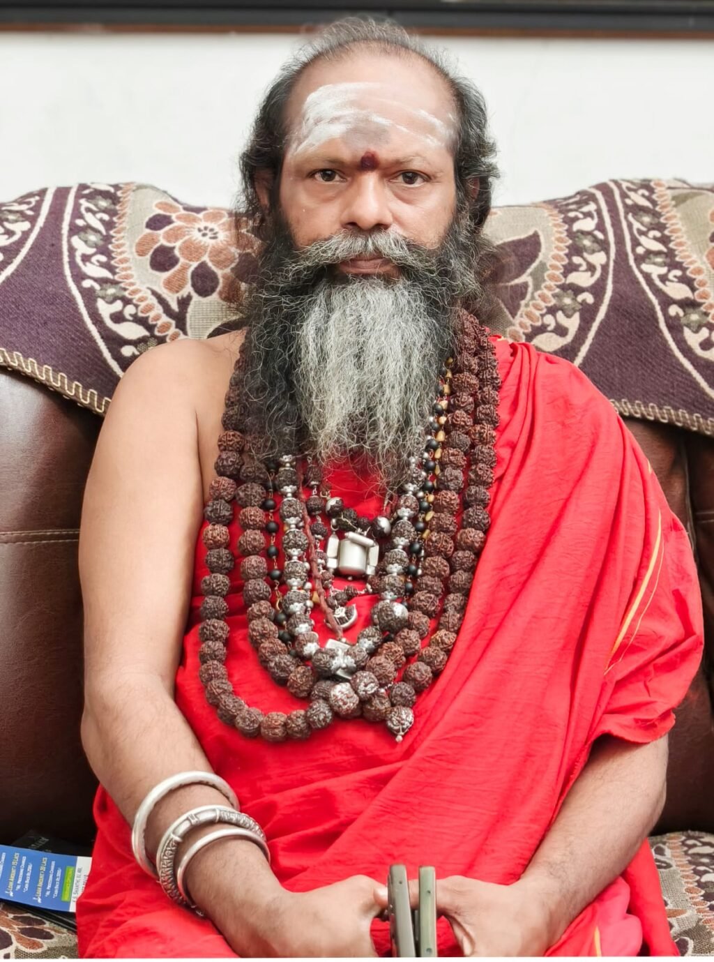 வராஹி சித்தன் என்றும் சக்தி ஐயா என்றும் அழைக்கபடுகிற புவனேசனின் மறுமுகம்!...