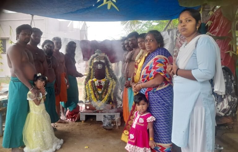 சோழவந்தான் அருகே திருவாலவாய நல்லூர் கிராமத்தில் 32,000 ருத்ராட்சம் மூலம் செய்யப்பட்ட லிங்கேஸ்வரர் சிலை திருவண்ணாமலை பிரதிஷ்டைக்காக பயணம்.