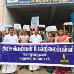 சோழவந்தானில் அரசு பெண்கள் மேல்நிலைப் பள்ளி சார்பாக அகல்விளக்கு விழிப்புணர்வு ஊர்வலம் நடைபெற்றது.