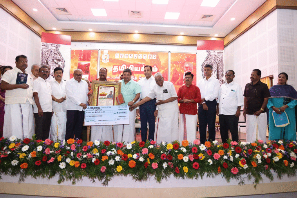 மதுரையில் தமிழியக்கத்தின் 8-ம் ஆண்டு "தொடக்க விழா" கவிஞர் அறிவுமதிக்கு “தமிழியக்க விருது” வழங்கி கவுரவிப்பு..