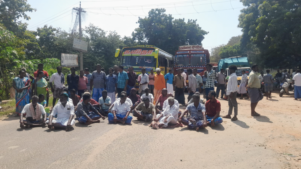 அறுவடை செய்த நெல் கொள்முதல் செய்வதில் குளறுபடியா.? விவசாயிகள் கேள்வி..?