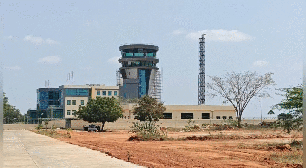 மதுரை விமான நிலைய புதிய வான் கட்டுப்பாட்டு கோபுரம் (ATC Tower) ரூ.88 கோடியில் நவீன வசதிகளுடன் வரும் ஜனவரி மாத இறுதியில் செயல்பாட்டுக்கு வரும் -மதுரை விமான நிலைய இயக்குனர் தகவல்...