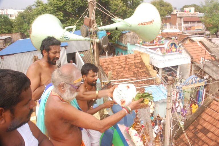 மதுரை மாவட்டம் பாலமேட்டில் ஸ்ரீ செல்வ விநாயகர் சோனியா சுவாமி வீரகாளியம்மன் திருக்கோவில் கும்பாபிஷேகம்
