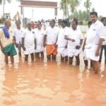 நீச்சல் குளமாக மாறிய விளையாட்டு மைதானம்