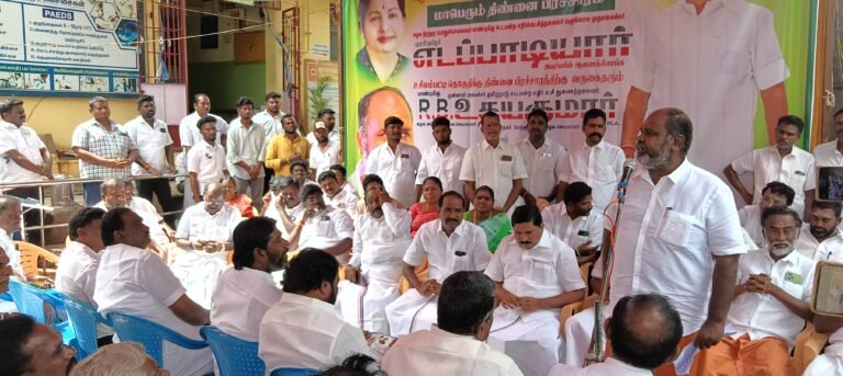 ஐசியூ-வில் வைக்கும் நிலையில் உள்ள மதுரை சாலைகளுக்கு அவசர சிகிச்சை அளிக்க, மதுரை வரும் முதல்வர் முன்வருவாரா என கோரிக்கை வைப்பதாக - முன்னாள் அமைச்சர் ஆர்.பி.உதயக்குமார் பேட்டி