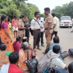 மதுரை அருகே சாலை மறியல்