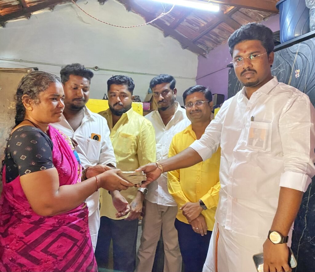 பழனியில் மனிதநேயத்துடன் மருத்துவ உதவி செய்து உயிரைக் காப்பாற்றிய தவெக நிர்வாகி…