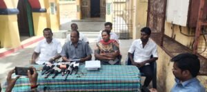 பழனி இடும்பன் திருக்கோயில் நகை திருட்டு சம்பவத்தில் அலட்சியத்துடன் நடந்து வரும் காவல்துறை... திருக்கோயில் பரம்பரை அறங்காவலர் குழு தலைவர் ராஜா ஆவேச பேட்டி...