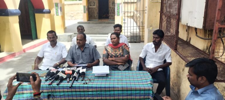 பழனி இடும்பன் திருக்கோயில் நகை திருட்டு சம்பவத்தில் அலட்சியத்துடன் நடந்து வரும் காவல்துறை... திருக்கோயில் பரம்பரை அறங்காவலர் குழு தலைவர் ராஜா ஆவேச பேட்டி...
