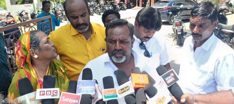 பழனி அருகே பாலசமுத்திரத்தில் சமூக விரோதிகள் சிலர் கூட்டு சேர்ந்து செங்கல் சூளை, மீன் கடை ஆகியவற்றை இயந்திரங்களின் உதவி கொண்டு உடைத்ததால் பரபரப்பு..!